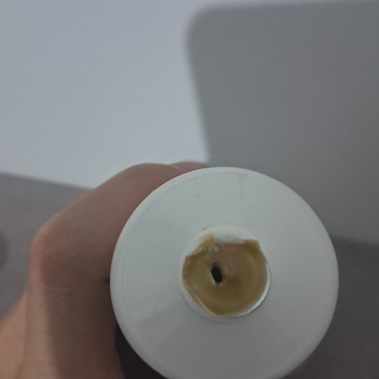 Tto Kozmetik Normalde Beyaz Renkte Olması Gereken Losyonun Sarı/kahverengiye Dönmüş