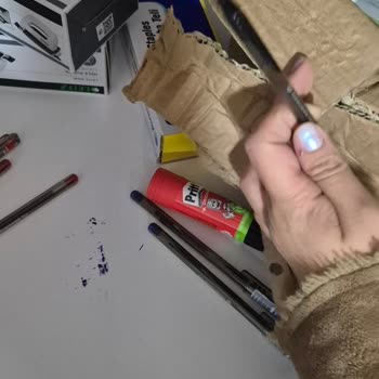 Avansas Hasarlı Paketleme ve Dökülen Kalemler Nedeniyle Güven Kaybı