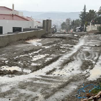 Karayolları Genel Müdürlüğü Tan Urla İnşaatının Yol Bozulması Nedeniyle Araç Lastiği Patladı