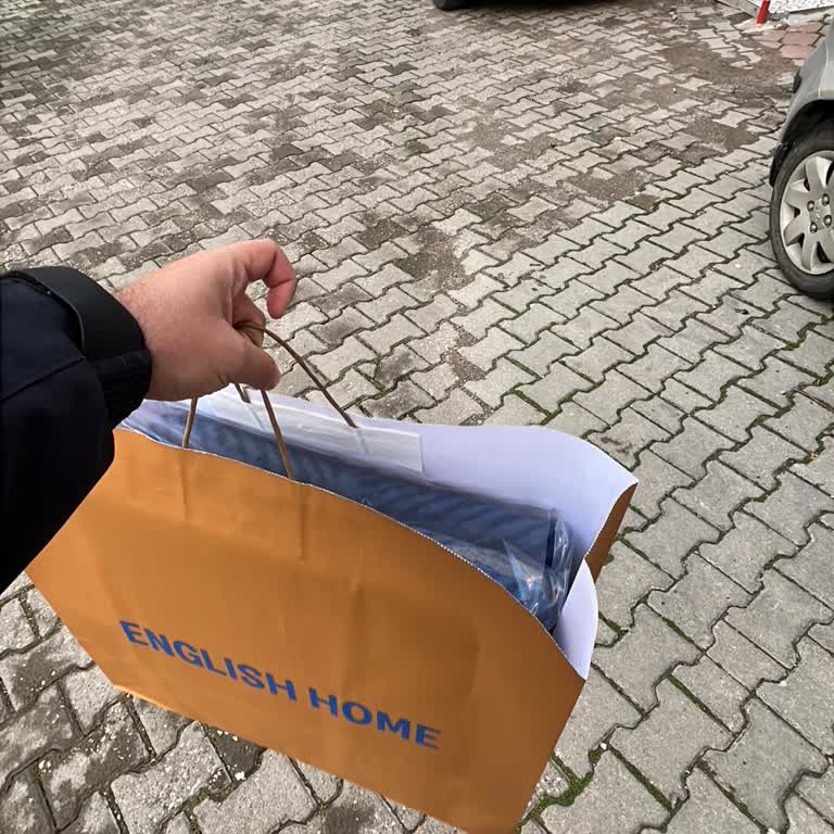 Hediye Paketi Ücreti Alınırken Sıradan Kağıt Torba Verildi