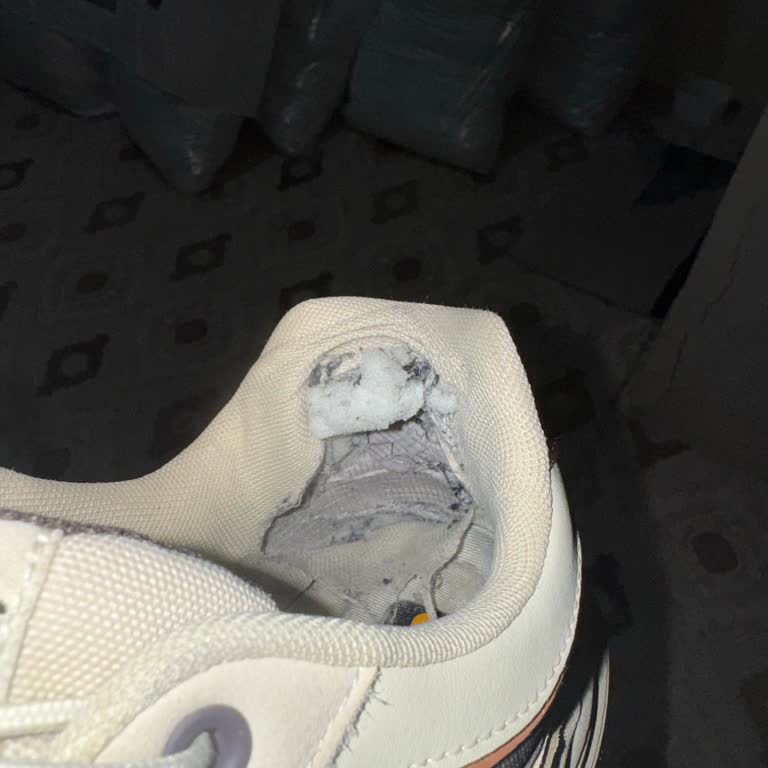 Ayakkabının Çoraplık Bölümünün Erken Yırtılması Ve Garanti Reddi