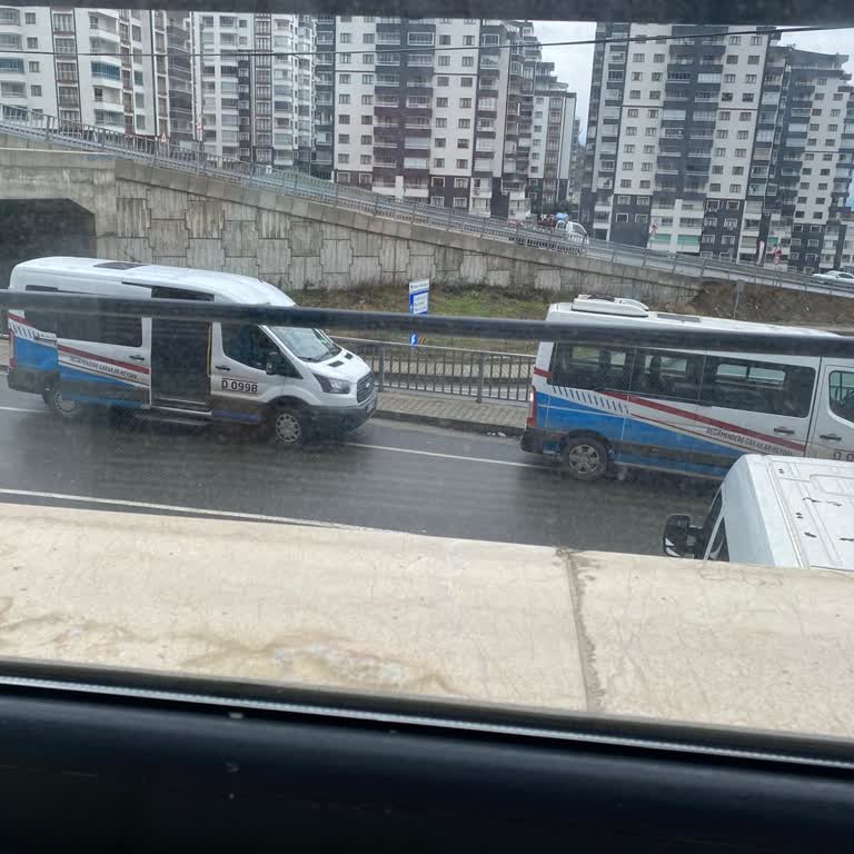 Rezidans Önündeki Dolmuş Durağı Mahremiyet İhlali