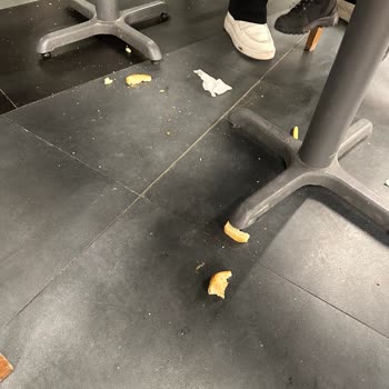 Köfteci Yusuf'ta Hijyen Sorunu ve Saygısız Tutum