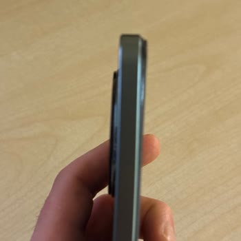 Realme 12 Telefon Kasası Kullanım Şartlarında Bile Eğildi, Mağaza Sorumluluk Reddi