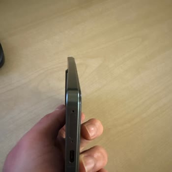 Realme 12 Telefon Kasası Kullanım Şartlarında Bile Eğildi, Mağaza Sorumluluk Reddi