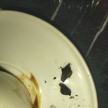 Marlboro Touch Blue Paketi İçindeki Sert Parçalar Ve Kötü Tat