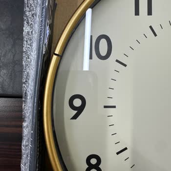 Kırık Duvar Saati Ve Geciken İade Süreci