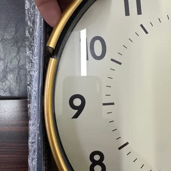 Kırık Duvar Saati Ve Geciken İade Süreci