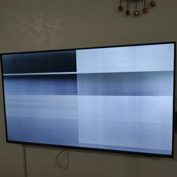 Philips TV'de Ekran Kararması Ve Çizgilenme, Uzun Tamir Süresi Ve Ücret İadesi Talebi