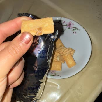 Mopaş Sancaktepe’de Satın Alınan Ülker Bebe Bisküvisi’nde Siyahımsı Lekeler Ve Kötü Koku