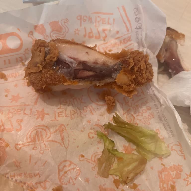 Popeyes Sağlıksız Ürün Ve Eksik Kanatlar Nedeniyle İade Talebim Reddedildi