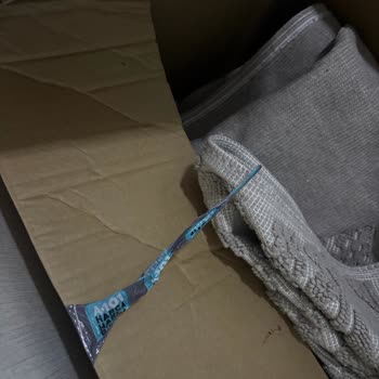 Yanlış Renk Halı Gönderimi Nedeniyle Çekim Aksamaları Ve Acil Düzeltme Talebi