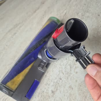 Dyson V12 Sert Zemin Başlığı Kırıldı, Garanti Reddi Ve Ücretsiz Değişim Talebi