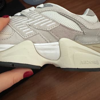 Kremlin Co’da Yanıltıcı Reklam, Defolu Ayakkabı Ve Kötü Müşteri Hizmetleri