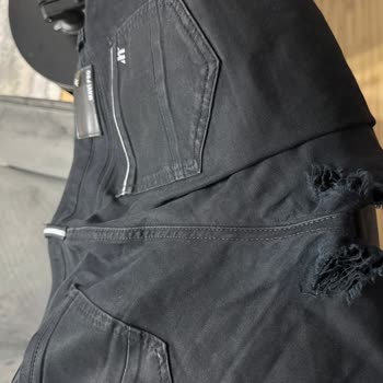 Mavi Pantolon Ağ Bölümünde 4,5 Ayda Yırtıldı: Değişim Talebi