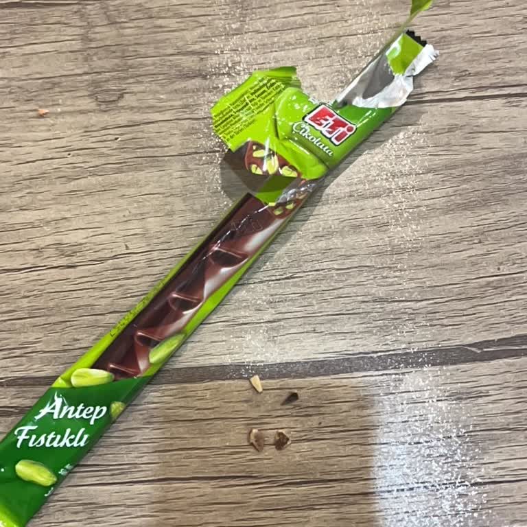 Antep Fıstıklı Çikolatada Kabuk Parçaları Diş Kırılmasına Neden Oldu
