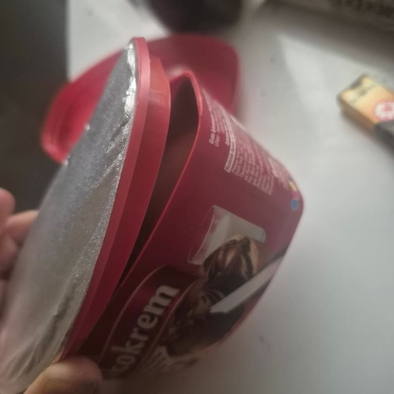 Ülker Çokokrem Paketi Açık Çıktı: Sağlık Endişesi Ve Kalite Kontrol Talebi