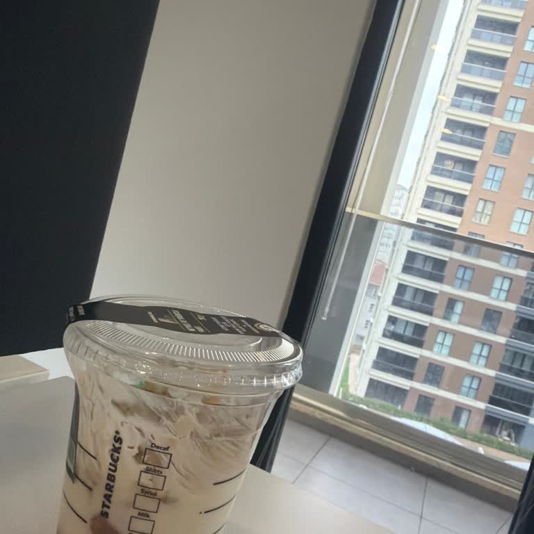 Bozuk Parfe Ve Sağlık Riski: Starbucks Şubesine Cevap Bekleniyor