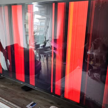 LG TV'de Kırmızı Çizgiler Ve Açılma Sorunu