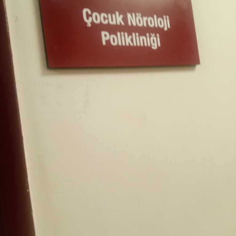 Hatay Eğitim Araştırma Hastanesi Poliklinik Saatleri Devam Ederken Doktorlar Hastalara Bakmıyor