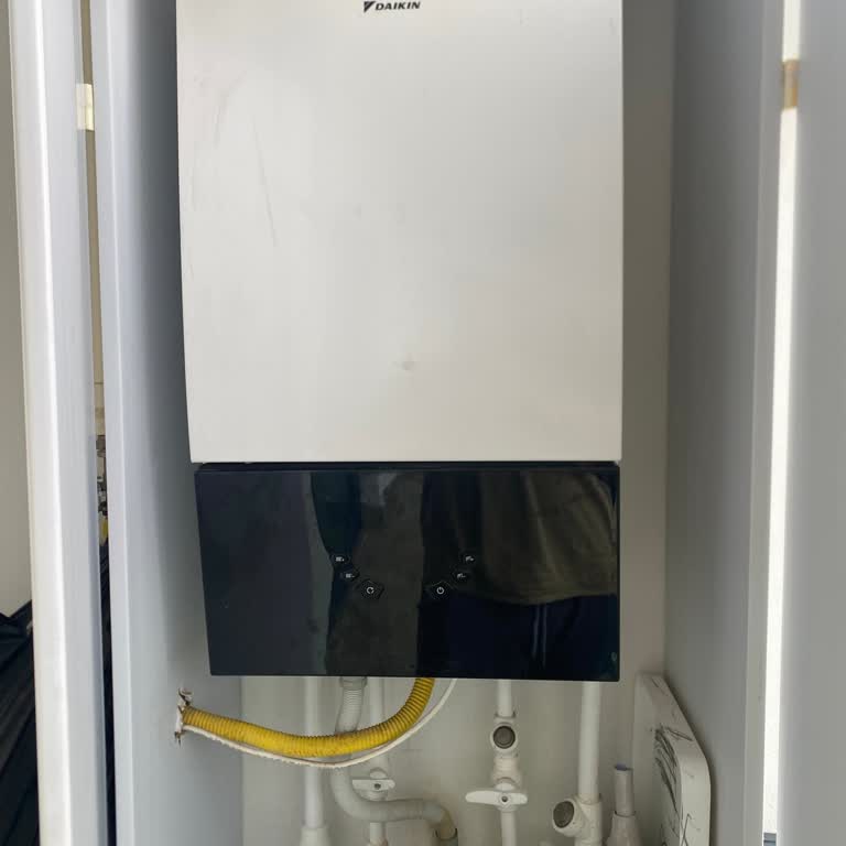 Daikin Kombi Arızası: Günlerce Çözüm Yok, Küçük Çocuklu Aile Soğukta Kaldı