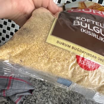 Duru Bulgur Ürünün İçinde Minik Minik Kurtlar ve Böcekler Olduğunu Gördüm