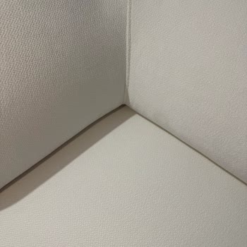 Engince Yaşam Alanları Kumaş Çizgileri Yatay Döşenmiş ve Dikiş Bozuklukları