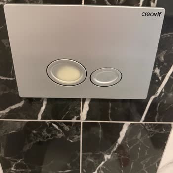 Creavit Klozetlerde Sürekli Kırılan Kapak Menteşeleri Ve Renk Atması