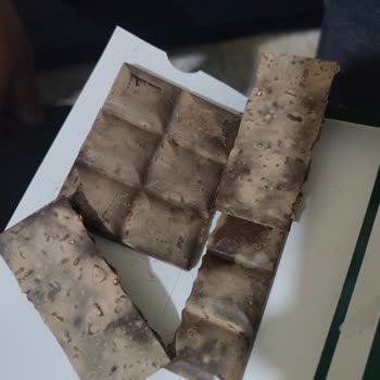 BİM Şırnak Mağazasında Süresi Geçmiş Çikolata Satışı