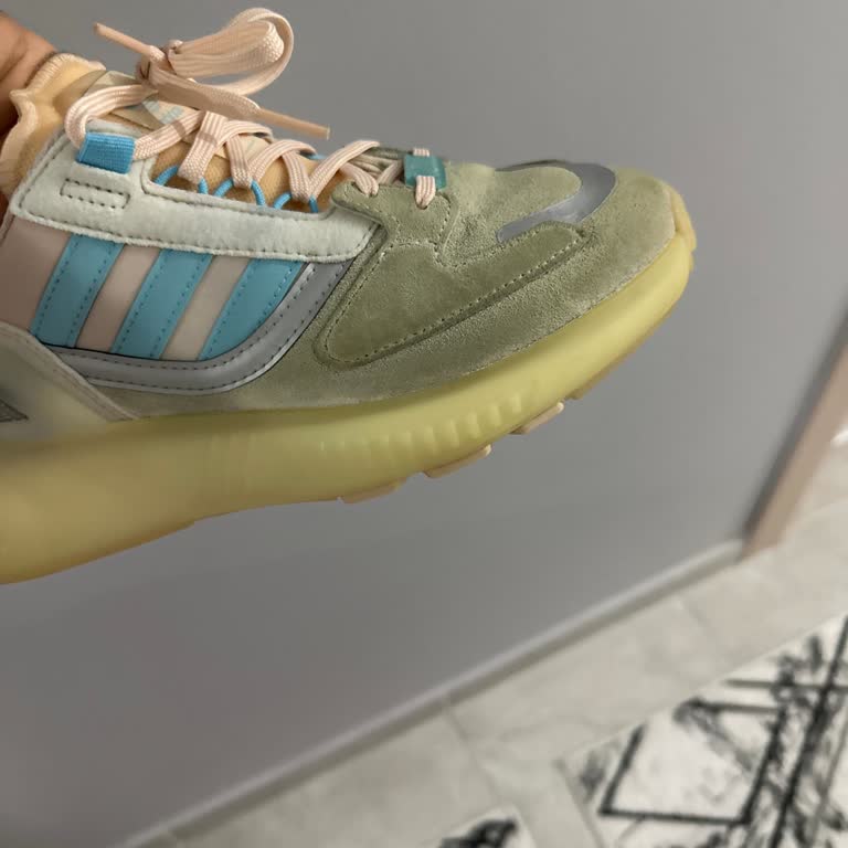 Adidas Ayakkabısının Tek Kullanımdan Sonra Tabanının Sararması Ve Değişim Talebi