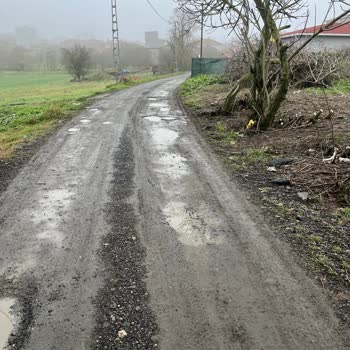 Silivri Kumtepe Sokak'taki Bozuk Yol Kışın Güvenli Değil