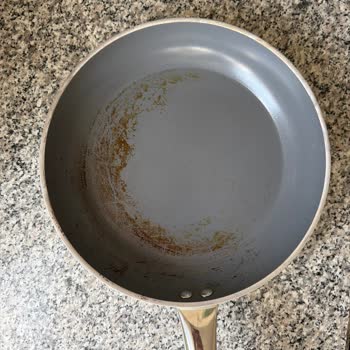 Karaca Züccaciye Tavaların İç Kısmı Karardı