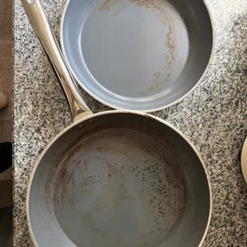 Karaca Züccaciye Tavaların İç Kısmı Karardı