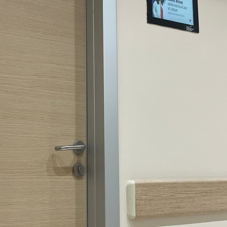 Ücretli Muayenede Üç Saat Bekletilmek Ve Kaba Tavır