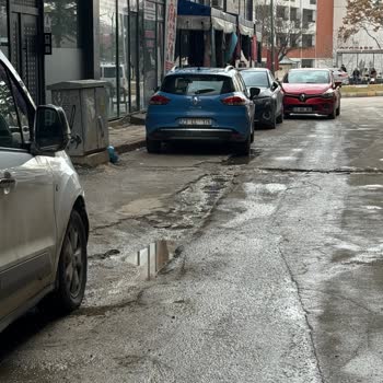 Elazığ Sarmaşık Sokakta Onarılamayan Yol Kazısı Hamile Kadının Sağlığını Tehdit Ediyor