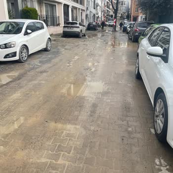 Camikebir Mahallesi’nde Su Borusu Çalışması Sonrası Bozuk Yollar Ve Sürekli Çöp Sorunu