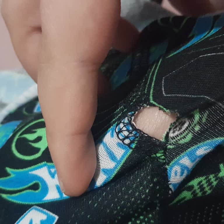 Mavi Mağazası Açılmış Paketteki Delikli İç Çamaşırına Değişim Ve İade Yapmadı