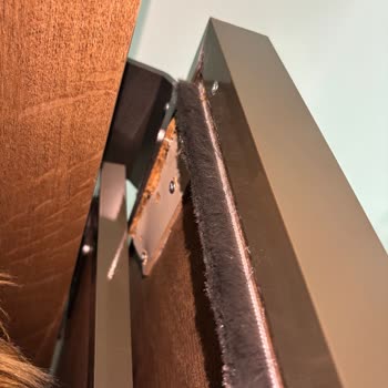 68 Bin TL'lik Alfemo Metropol Gardırop Kapak Rayları Sorunlu, Yenisi İsteniyor