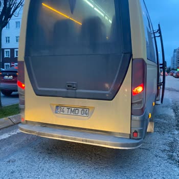 Şoförün Sert Sürüşü Ve Küfürlü Tavrı Yolcu Güvenliğini Tehlikeye Atıyor