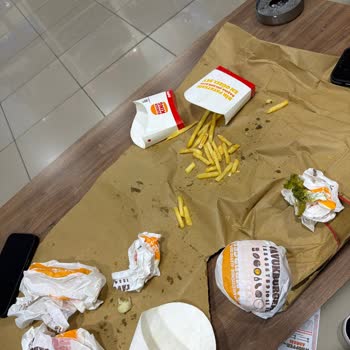 Burger King'den Eksik Sos Ve İçecek, Yardım Merkezine Ulaşılamıyor