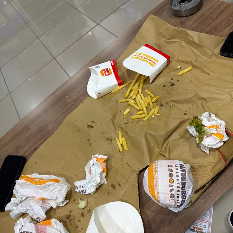 Burger King'den Eksik Sos Ve İçecek, Yardım Merkezine Ulaşılamıyor
