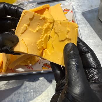 Sütaş Cheddarlı Burger Peyniri Dilimlenmiyor, Müşteri Hizmetinden Cevap Yok
