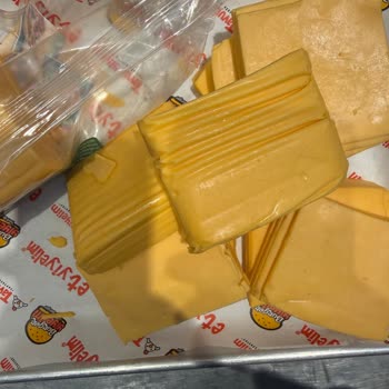 Sütaş Cheddarlı Burger Peyniri Dilimlenmiyor, Müşteri Hizmetinden Cevap Yok