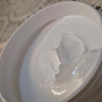 Yarım Dolu Arko Krem Kutusu: Aldatılma Ve Hayal Kırıklığı