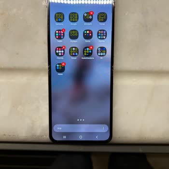 Samsung Galaxy Z Flip5 Sürekli Aşırı Isınma Ve Kapanma Sorunları Nedeniyle Değişim Talebi