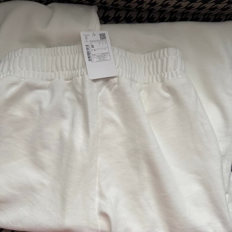 Yanlış Renk Ve Modelde Eşofman Altı Gönderildi, Doğru Ürün Ve Ücretsiz İade İstiyorum