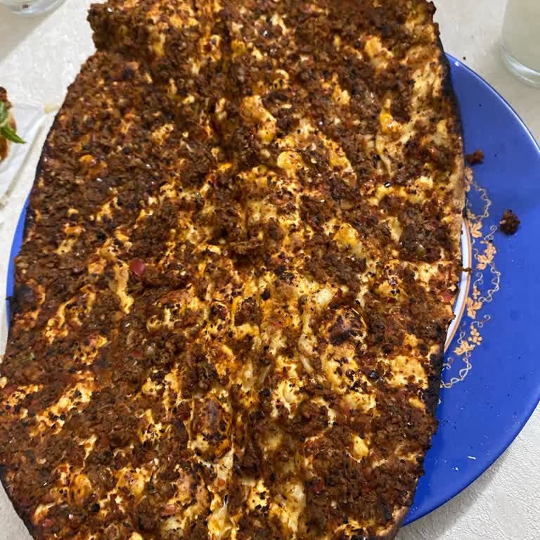 Az Acılı Lahmacun Siparişi Bol Acılı Geldi, Restoran İlgisiz Cevap Verdi
