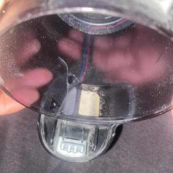 Bosch Dikey Süpürge Toz Haznesi Çatladı, Garanti Süresi Bitti, Ücretsiz Parça Talebi