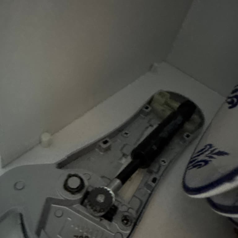 Samet Mutfak Dolabı Pistonunun Yedek Parçası Bulunamıyor Ve Sürekli Arızalanıyor