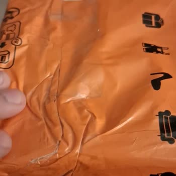 Kırık Paket Ve Eksik Saat Nedeniyle Trendyol Express'ten Şikayet